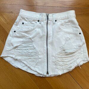 Carmar White Denim Zip-Up Mini Skirt – Size 26 (Runs Small)